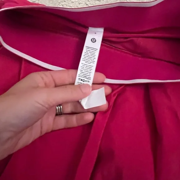 Lululemon Box Pleat Skirt in Passionate Pink size 4 NWOT - Picture 10 of 11